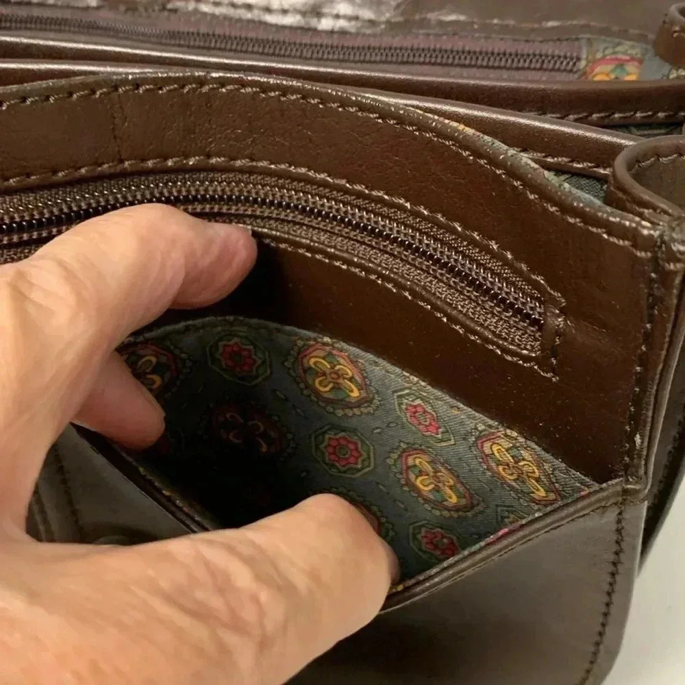 X.O chocolate brown 100% leather Crossbody, silver coloured  hardware - Picture 7 of 9